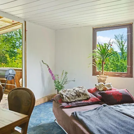 Hill-view Holiday In With Garden And Patio Hébergement de vacances